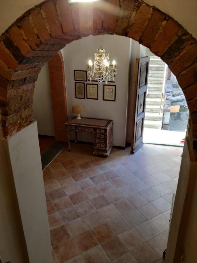 Вілла Borgo Antico Lari Екстер'єр фото