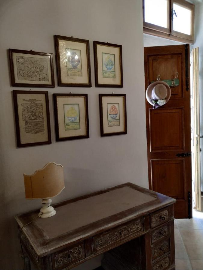 Вілла Borgo Antico Lari Екстер'єр фото