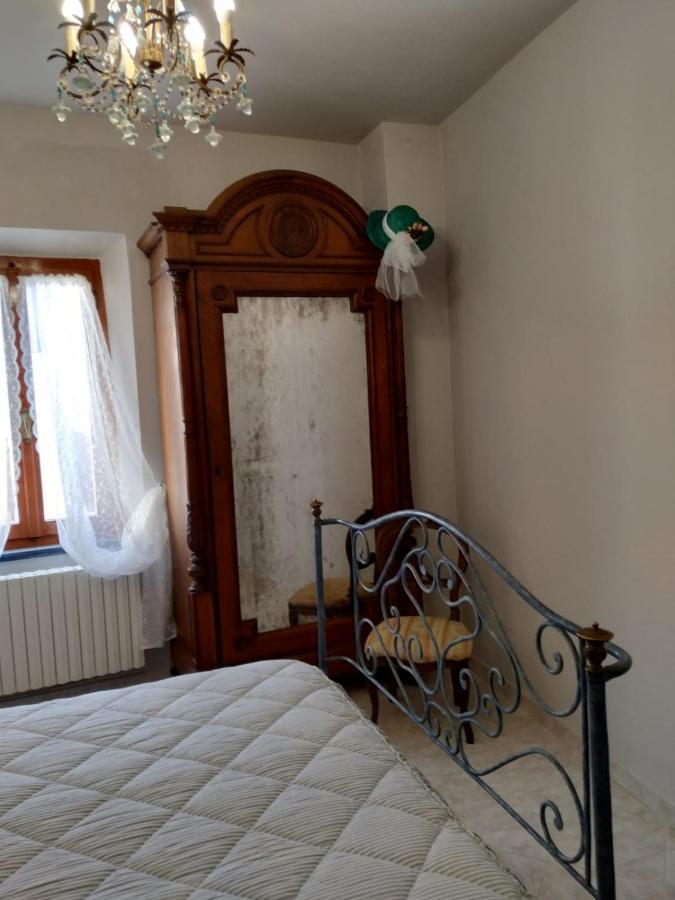 Вілла Borgo Antico Lari Екстер'єр фото