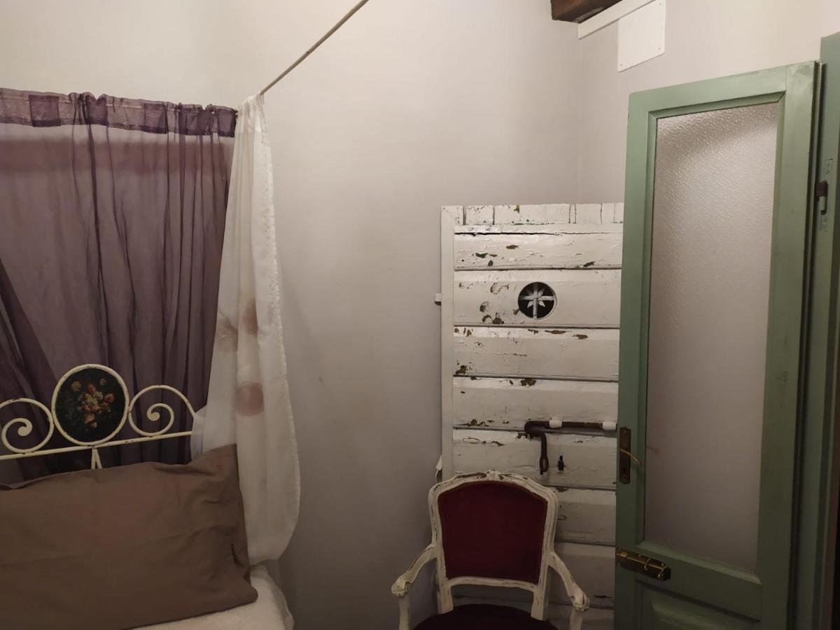 Вілла Borgo Antico Lari Екстер'єр фото