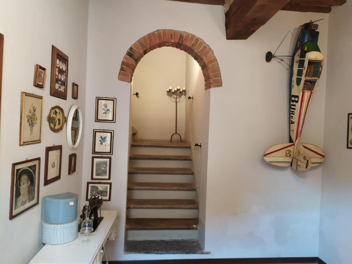 Вілла Borgo Antico Lari Екстер'єр фото